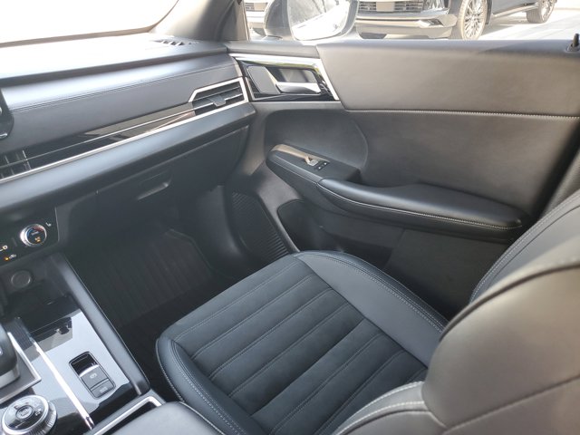 Vehicle image 19 of 31