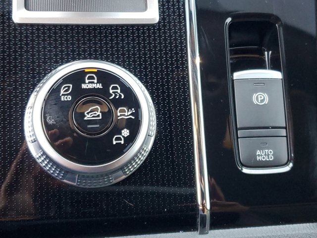 Vehicle image 27 of 31