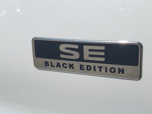 Vehicle image 8 of 31