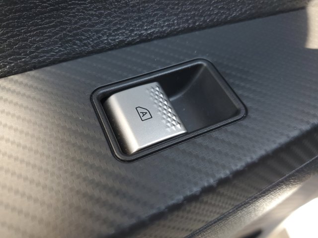 Vehicle image 15 of 31
