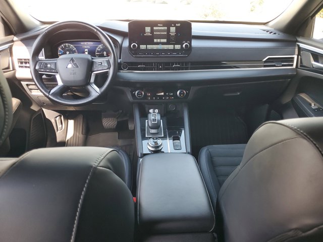 Vehicle image 16 of 31