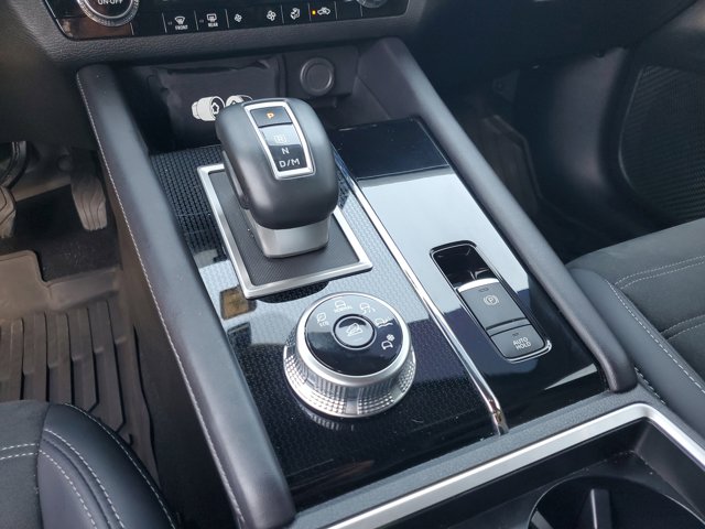 Vehicle image 21 of 31