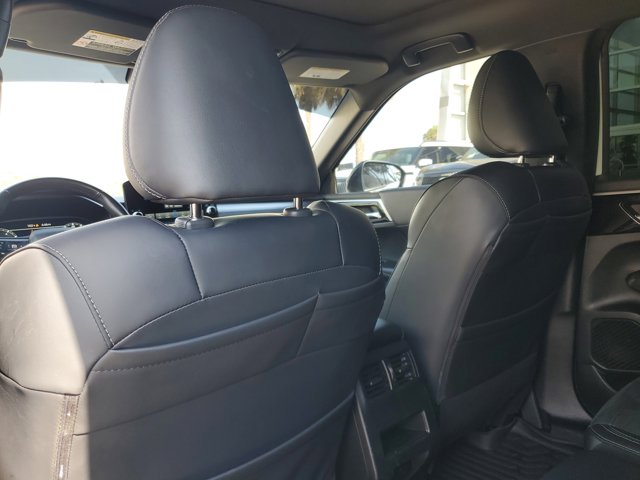 Vehicle image 13 of 31