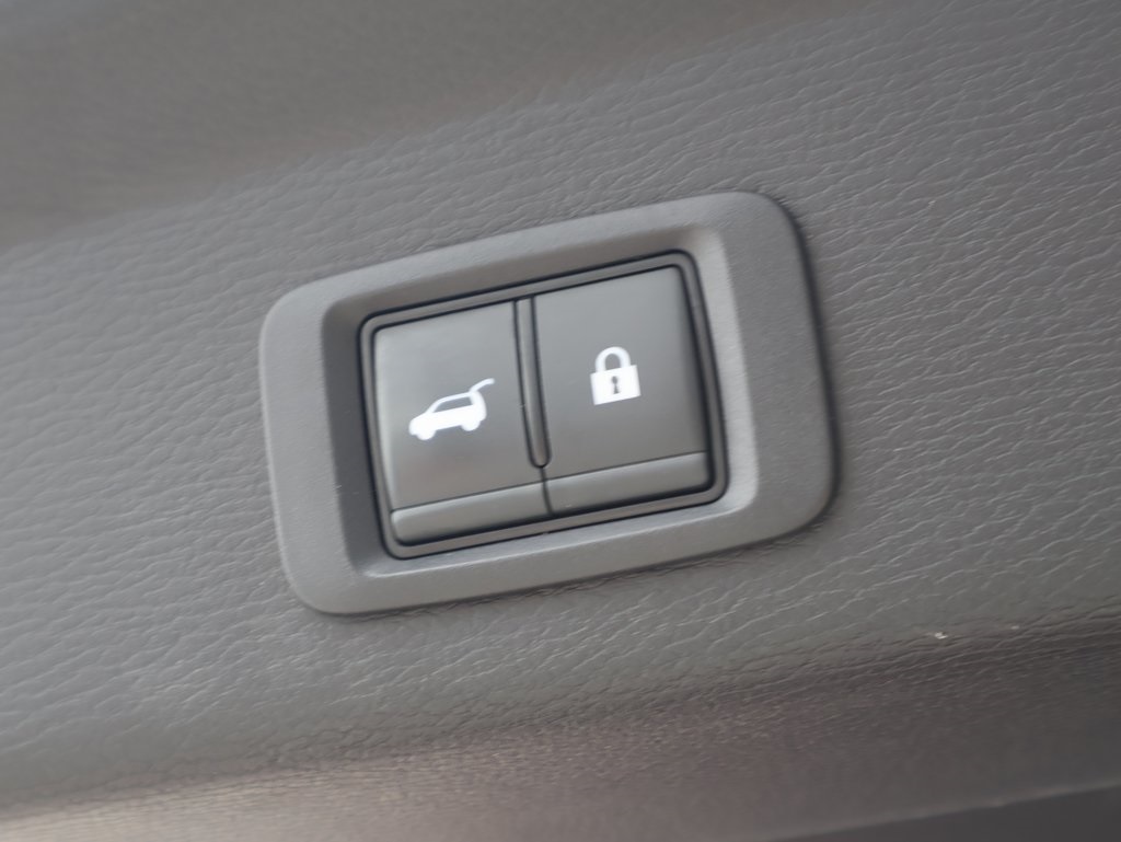 Vehicle image 16 of 41