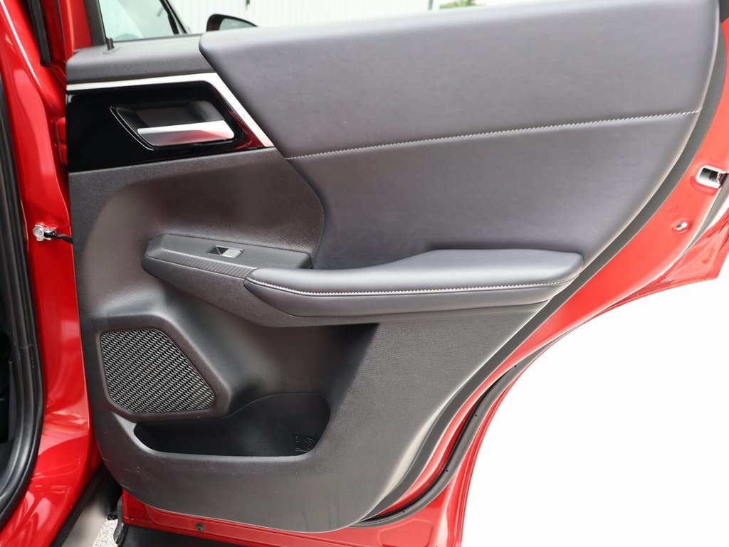 Vehicle image 11 of 41