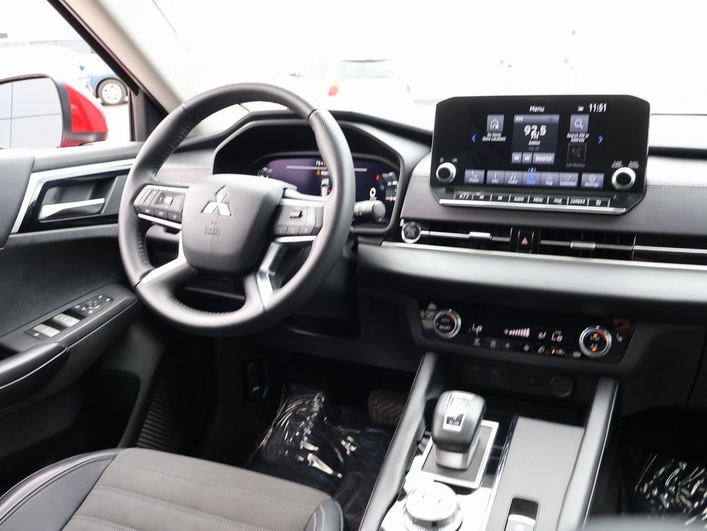 Vehicle image 13 of 41