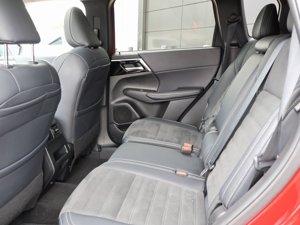 Vehicle image 18 of 41