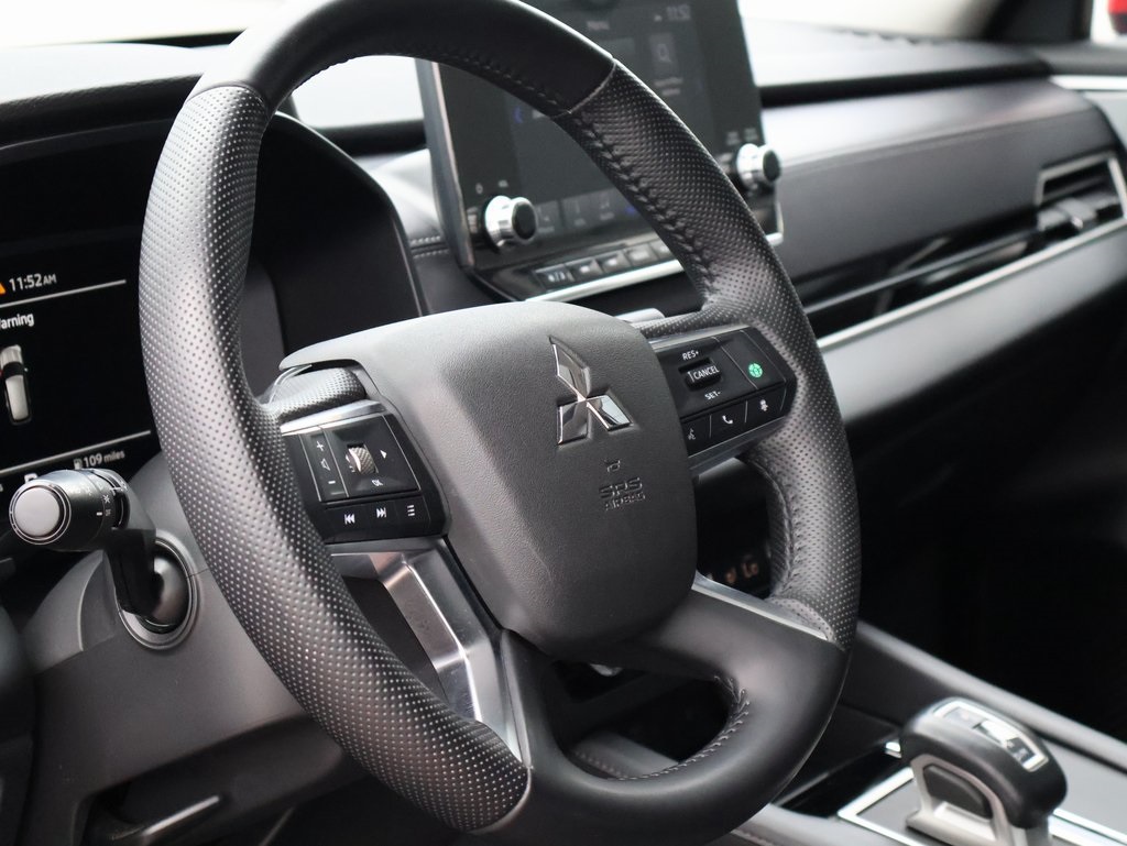 Vehicle image 25 of 41