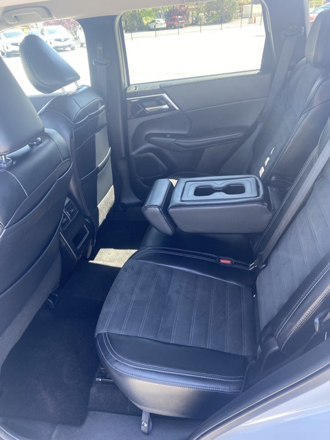 Vehicle image 10 of 30