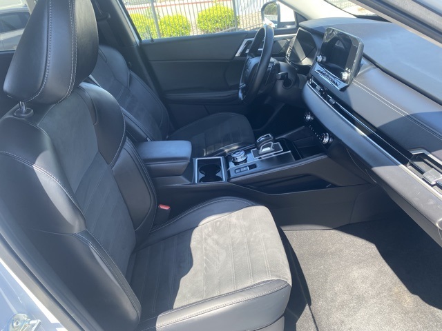 Vehicle image 17 of 30