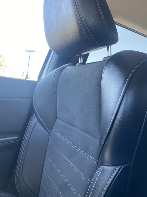 Vehicle image 27 of 30