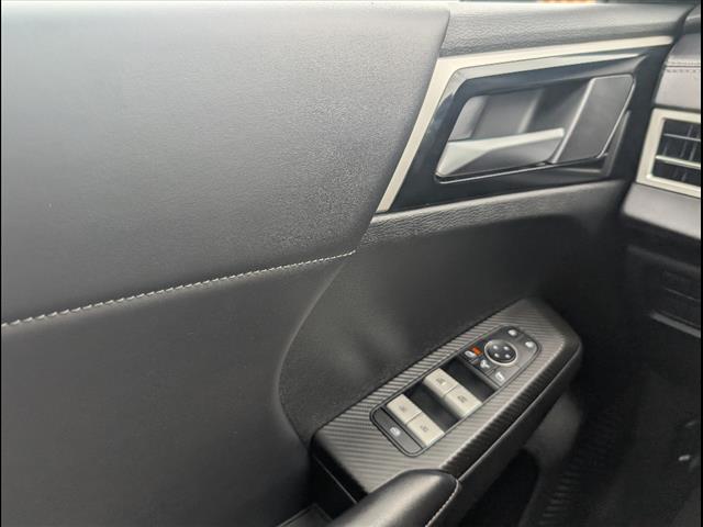 Vehicle image 27 of 35