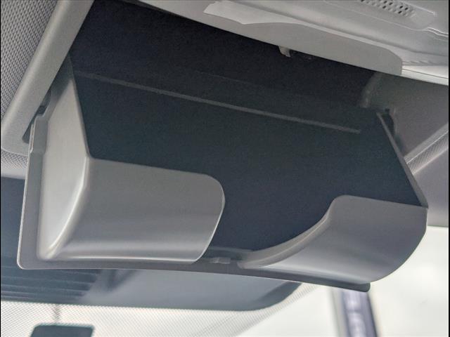 Vehicle image 23 of 35