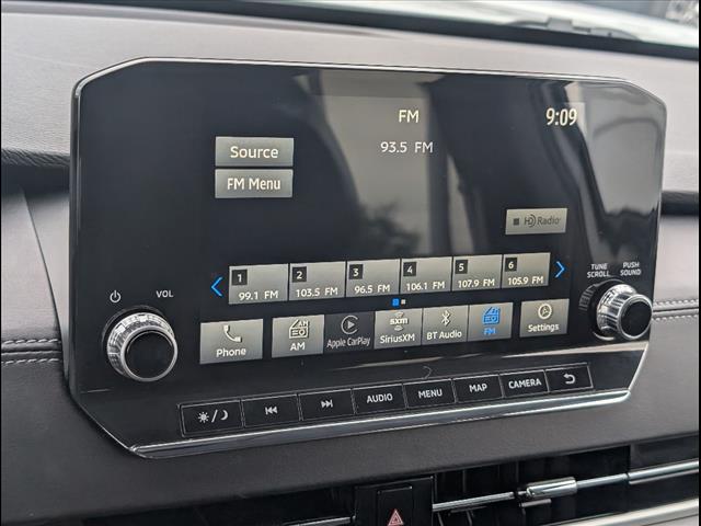 Vehicle image 21 of 35
