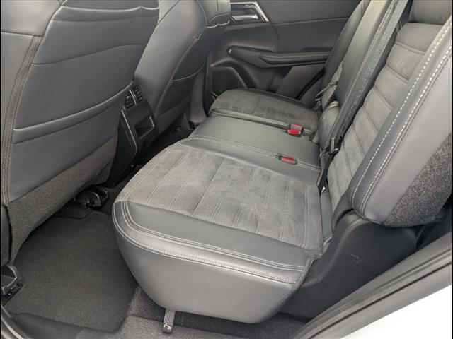 Vehicle image 15 of 35
