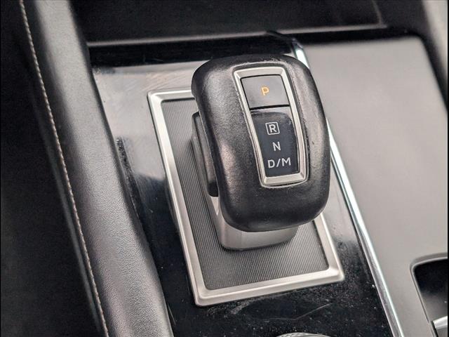 Vehicle image 28 of 35