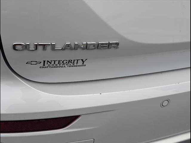 Vehicle image 25 of 35