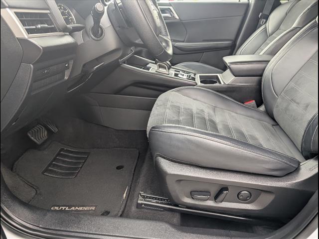 Vehicle image 13 of 35