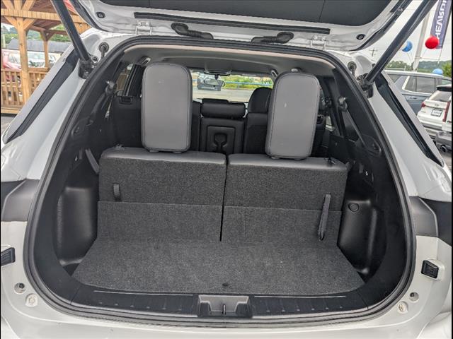 Vehicle image 12 of 35