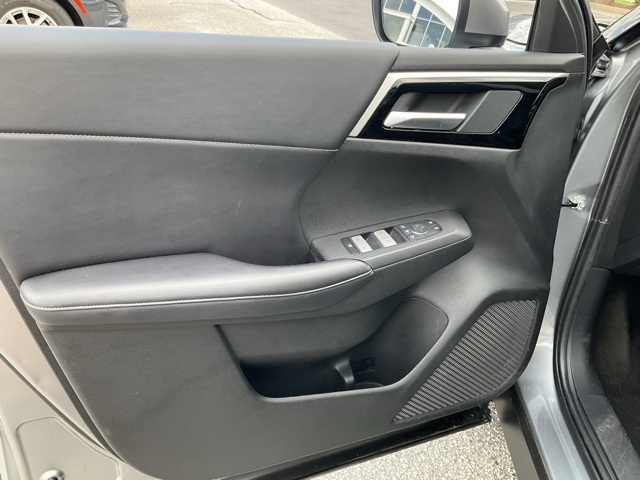 Vehicle image 20 of 26