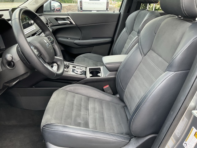 Vehicle image 12 of 26