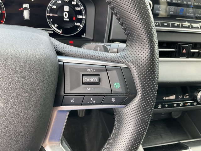 Vehicle image 23 of 26