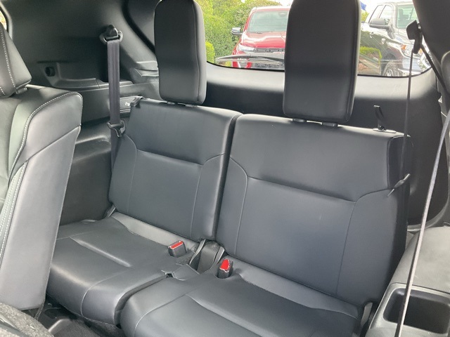 Vehicle image 9 of 26