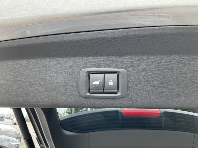 Vehicle image 24 of 26