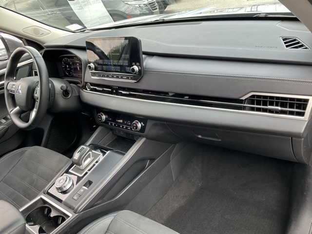 Vehicle image 14 of 26