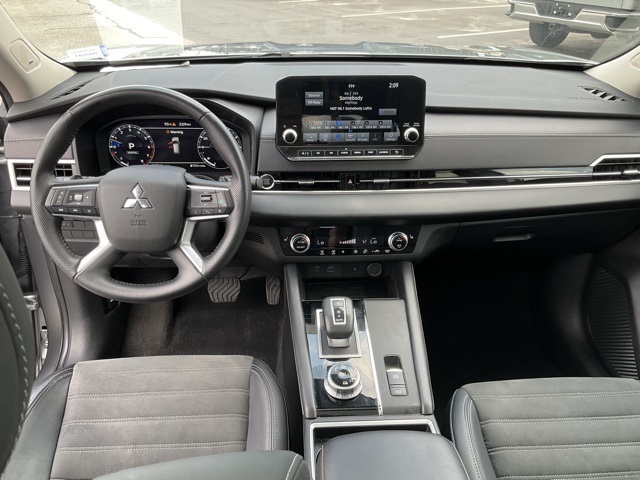 Vehicle image 15 of 26
