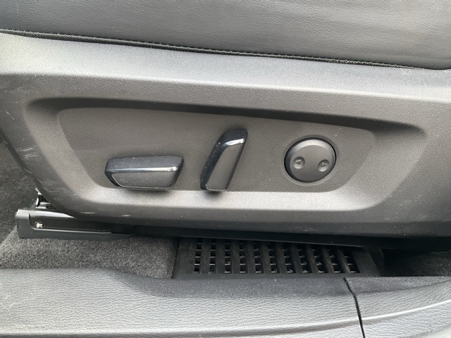 Vehicle image 25 of 26