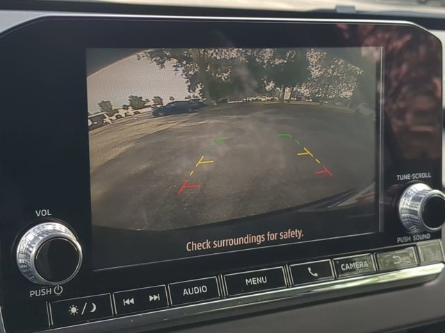 Vehicle image 20 of 27