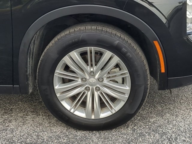Vehicle image 11 of 27