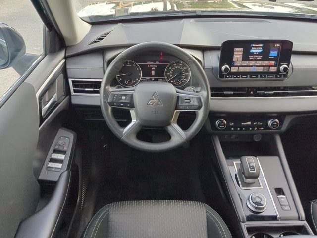 Vehicle image 16 of 27