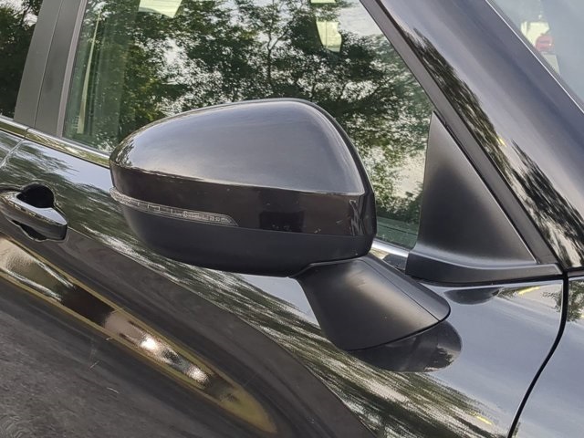 Vehicle image 12 of 27