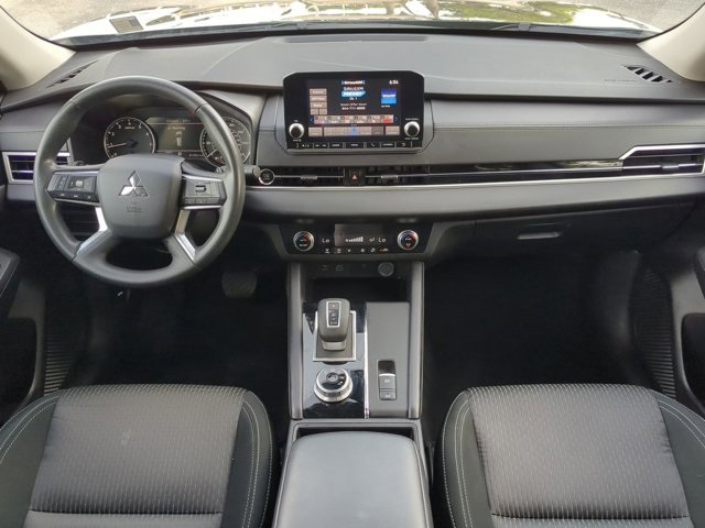 Vehicle image 15 of 27