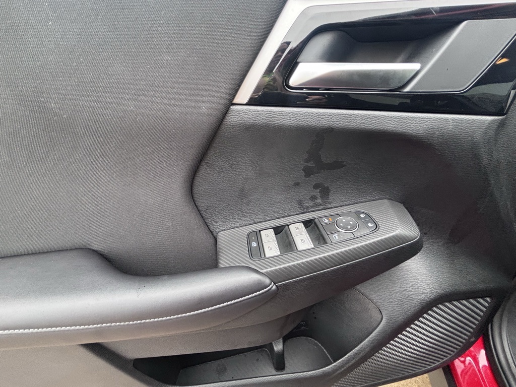 Vehicle image 26 of 30
