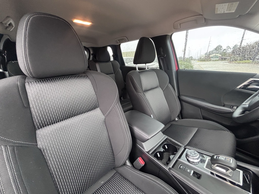 Vehicle image 10 of 30