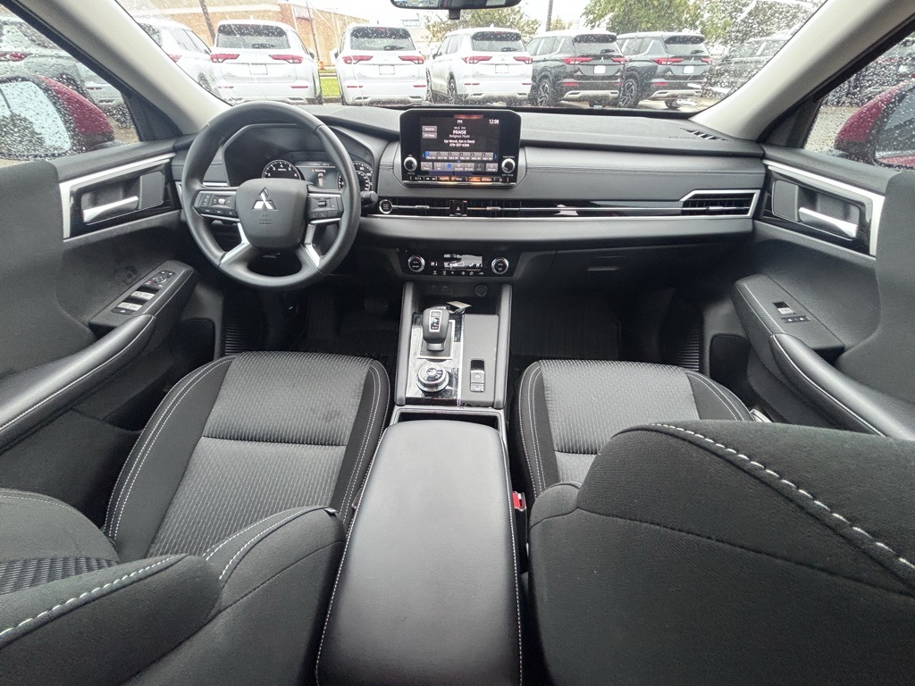 Vehicle image 20 of 30