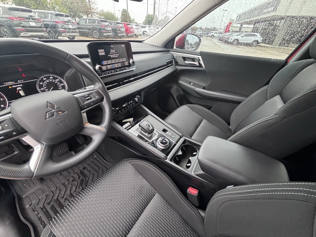 Vehicle image 21 of 30