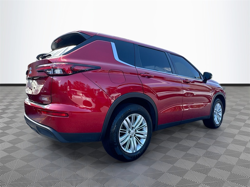 Vehicle image 4 of 32