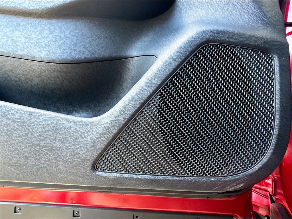 Vehicle image 31 of 32
