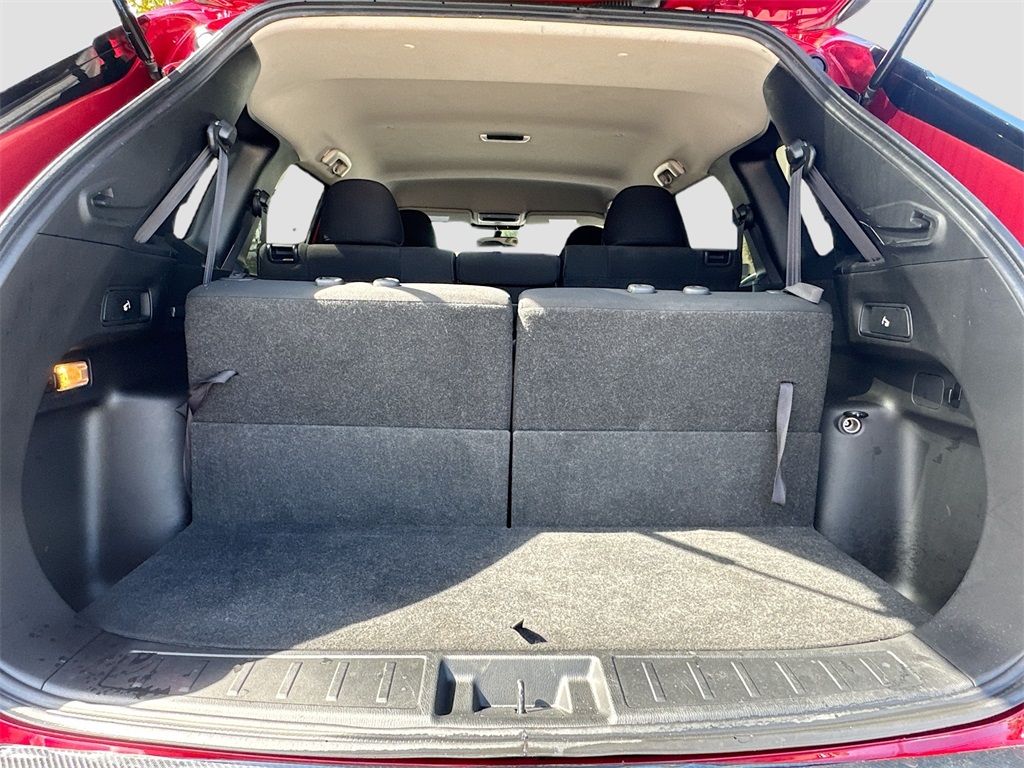 Vehicle image 11 of 32