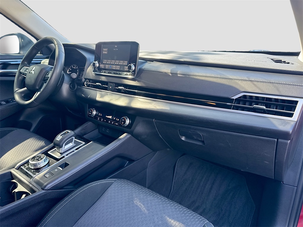 Vehicle image 18 of 32