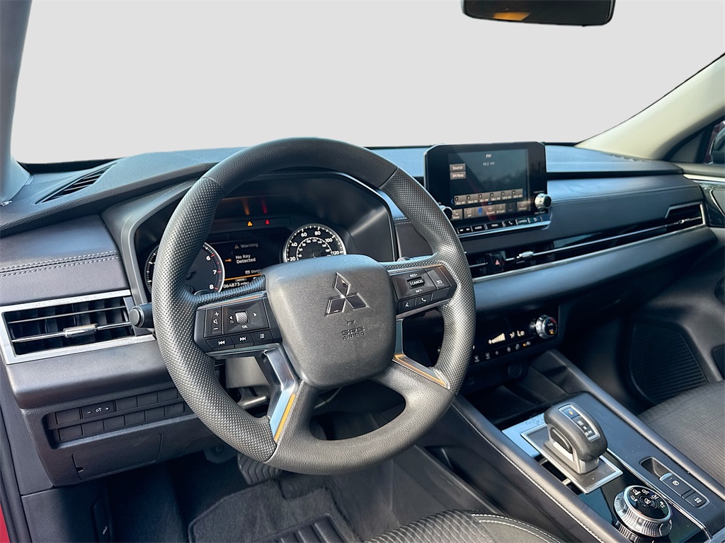 Vehicle image 17 of 32
