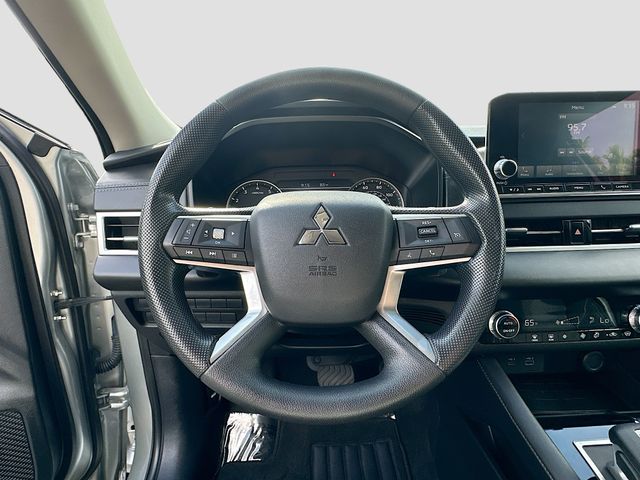 Vehicle image 27 of 34