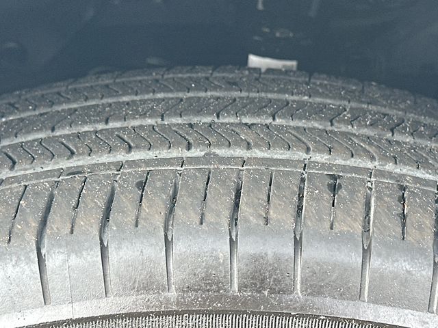 Vehicle image 31 of 34