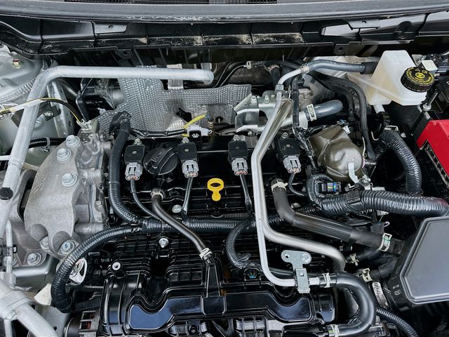 Vehicle image 8 of 34