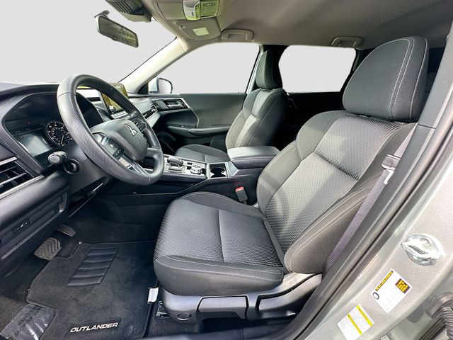 Vehicle image 15 of 34