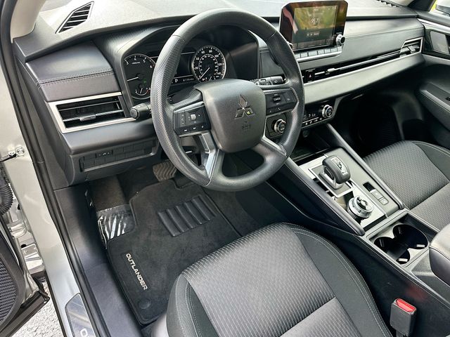 Vehicle image 16 of 34